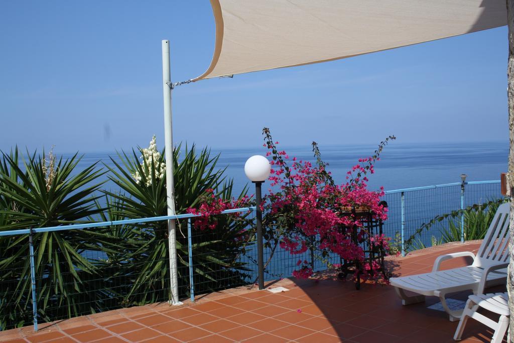 Camere & Case Vacanze Lo Scoglio Castel di Tusa Zewnętrze zdjęcie