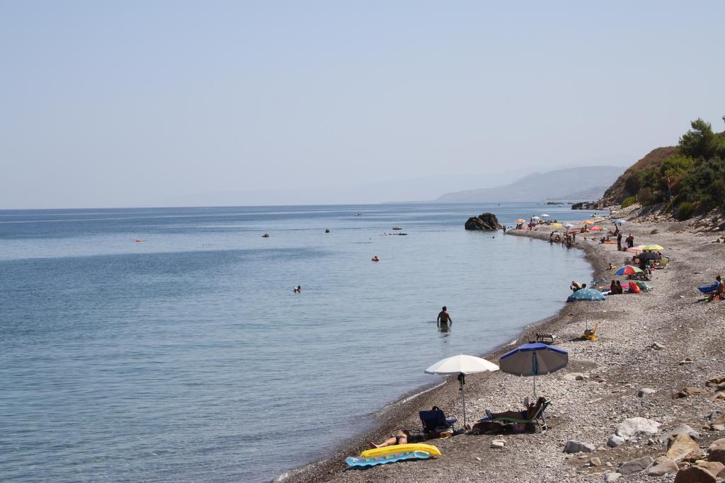 Camere & Case Vacanze Lo Scoglio Castel di Tusa Zewnętrze zdjęcie