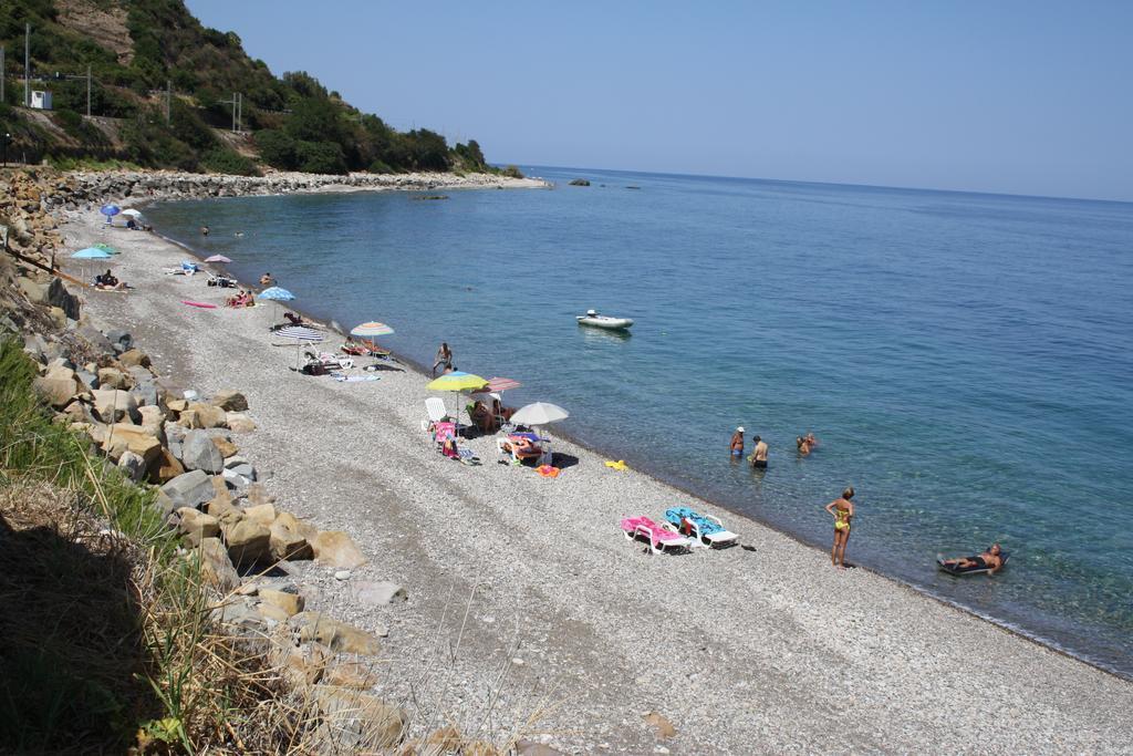 Camere & Case Vacanze Lo Scoglio Castel di Tusa Zewnętrze zdjęcie