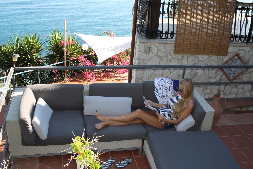 Camere & Case Vacanze Lo Scoglio Castel di Tusa Zewnętrze zdjęcie