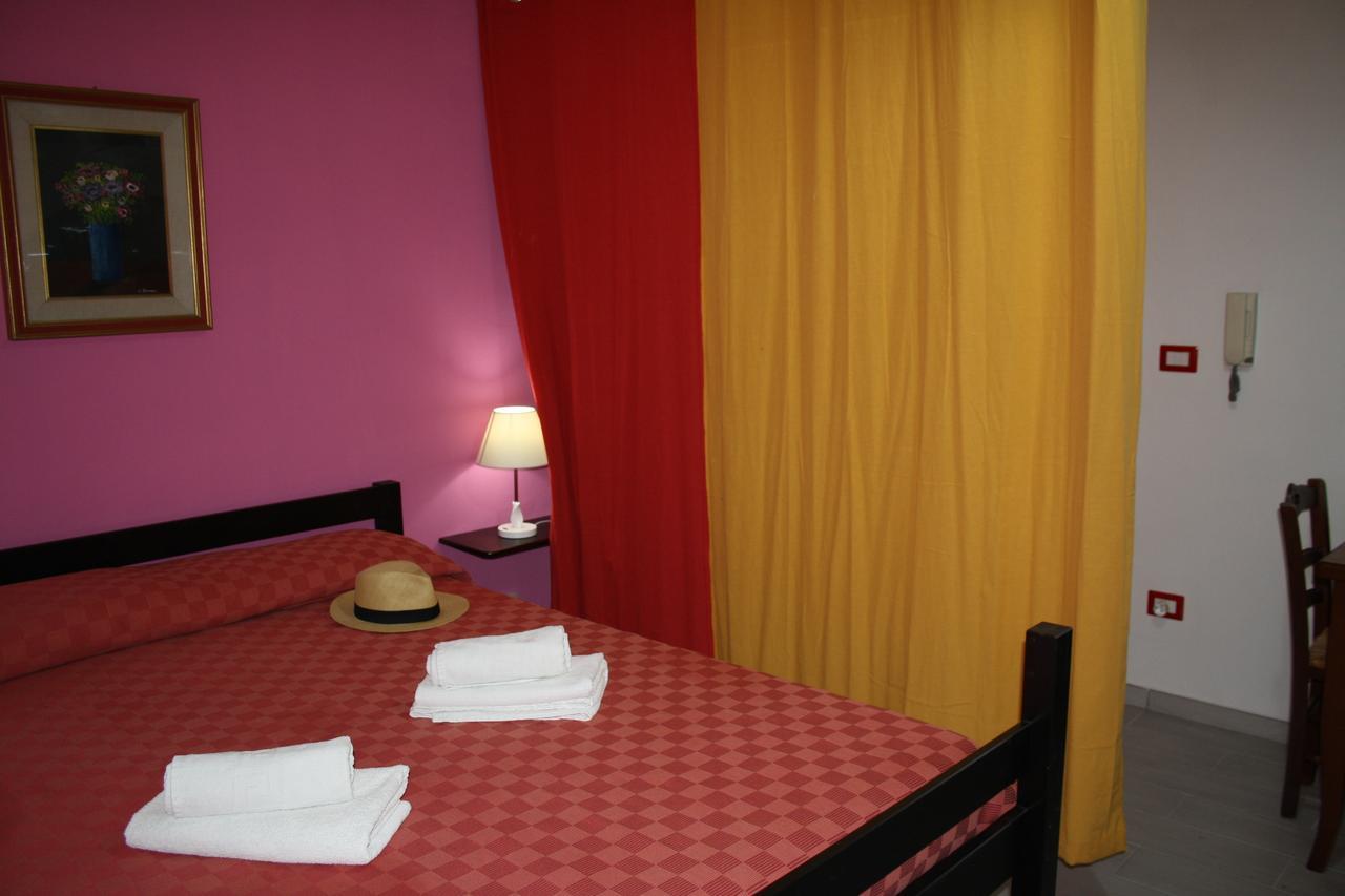 Camere & Case Vacanze Lo Scoglio Castel di Tusa Zewnętrze zdjęcie