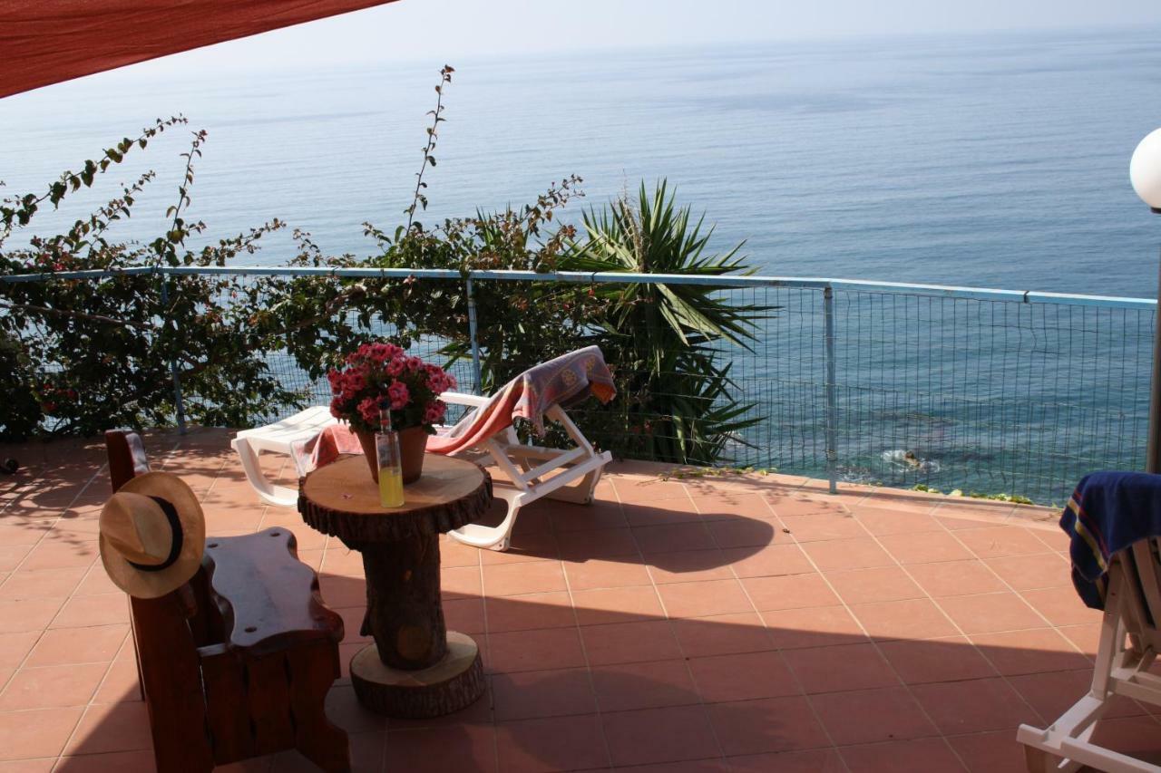Camere & Case Vacanze Lo Scoglio Castel di Tusa Zewnętrze zdjęcie