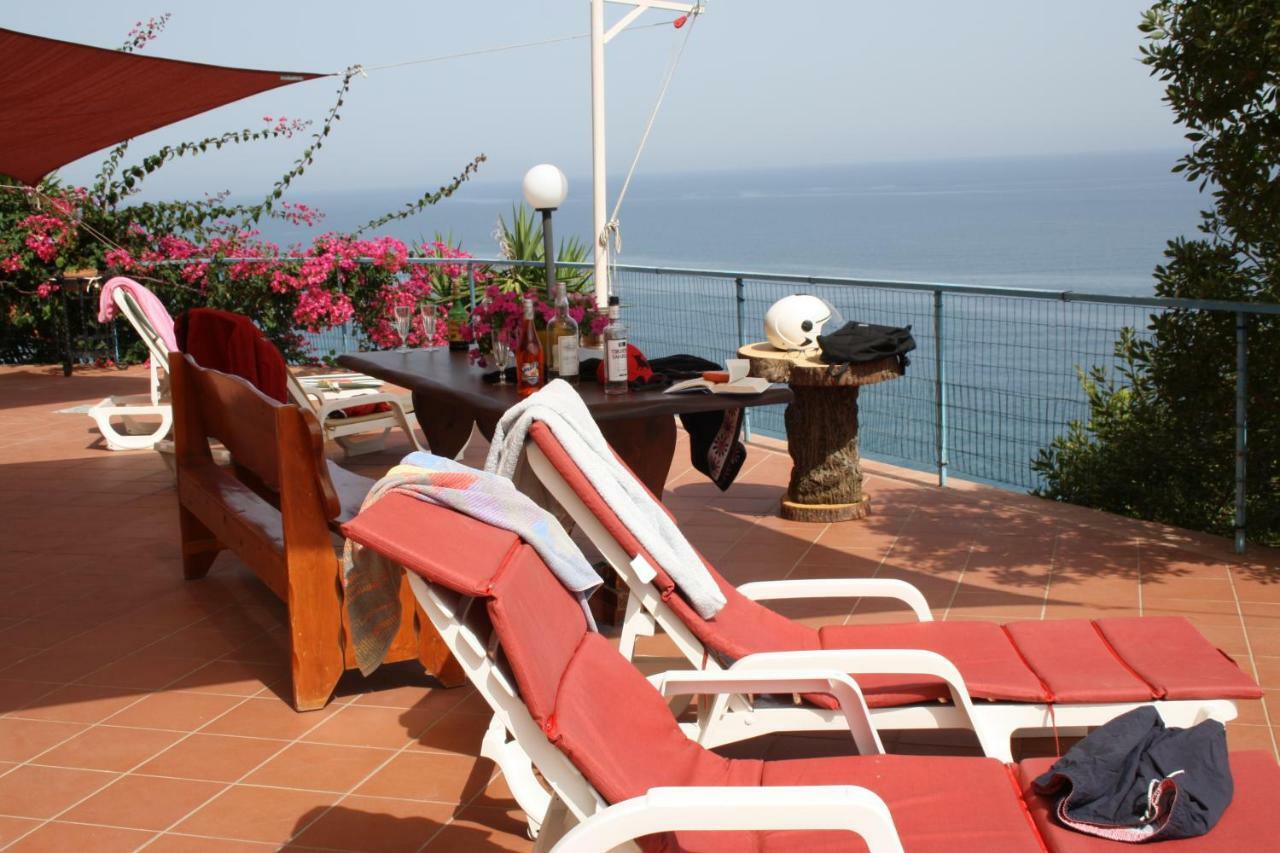 Camere & Case Vacanze Lo Scoglio Castel di Tusa Zewnętrze zdjęcie