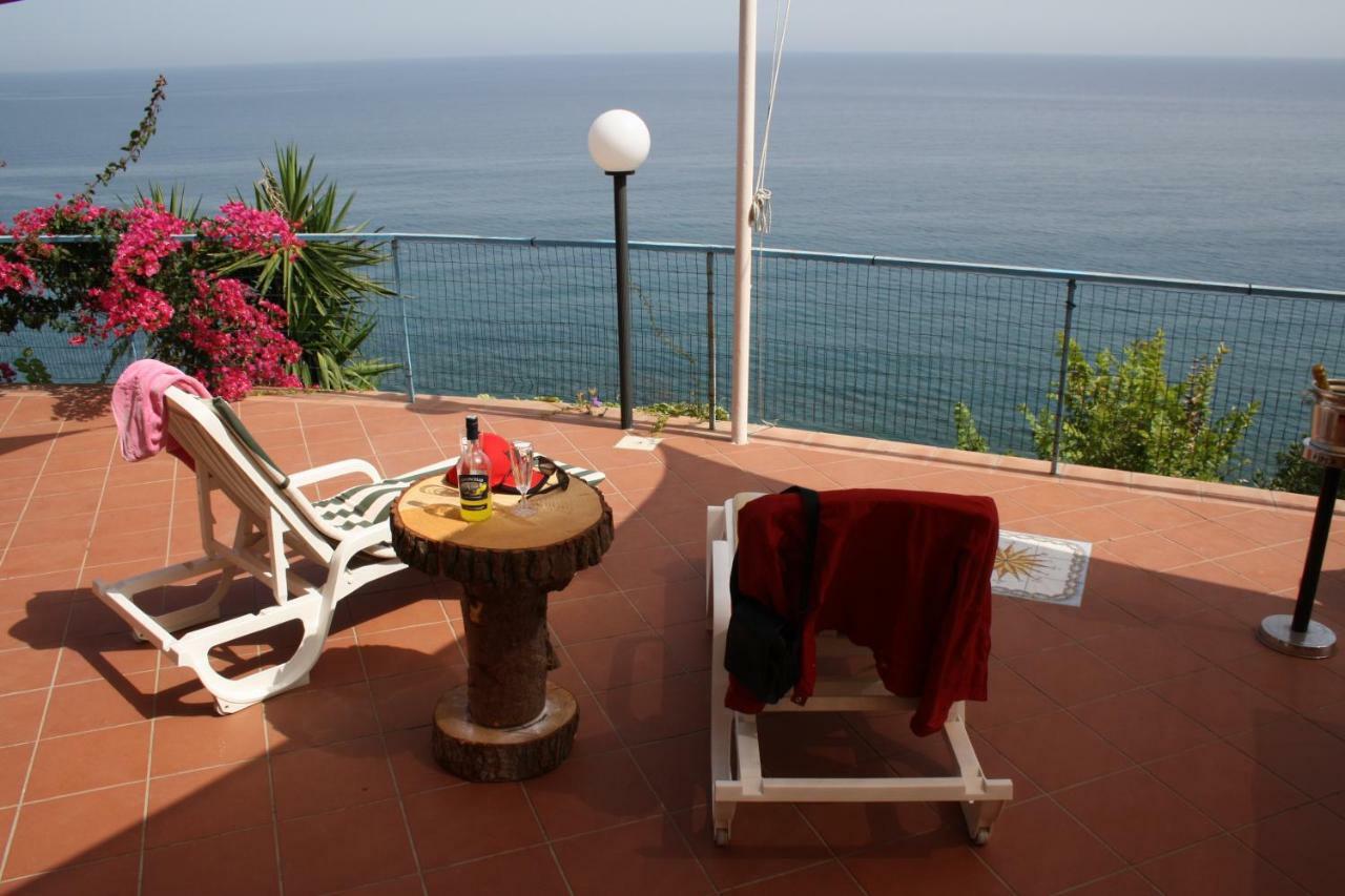 Camere & Case Vacanze Lo Scoglio Castel di Tusa Zewnętrze zdjęcie
